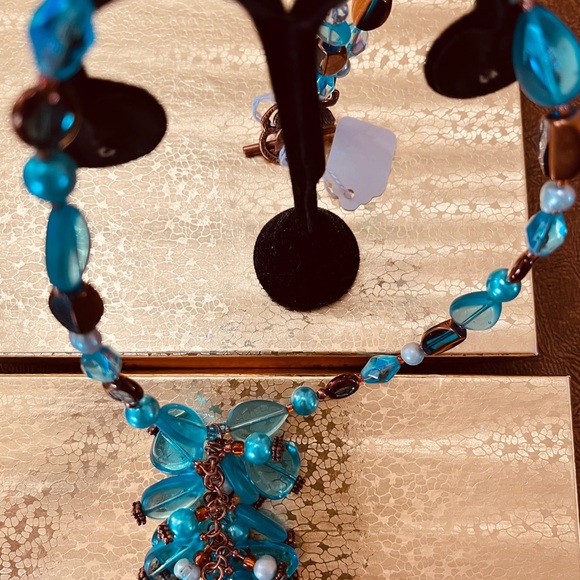 Artisan Crafted Aqua blue multi crystal Lariat necklace with matching Bracelet - Picture 11 of 13